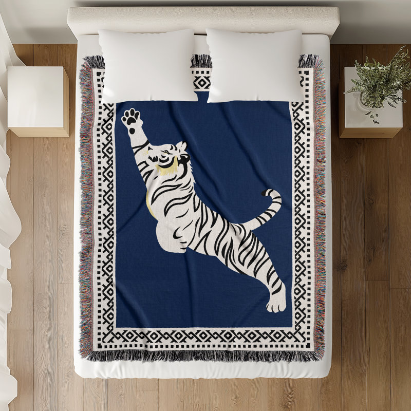 Jeté de lit Kat Tiger, L 70 po x l 50 po, Bleu / Blanc cassé