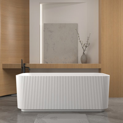 Baignoire de trempage autoportante en acrylique de 59 pouces, forme rectangulaire, blanc lustré, bonde escamotable, conception ergonomique pour le soulagement de la fatigue, drainage réglable, matériau