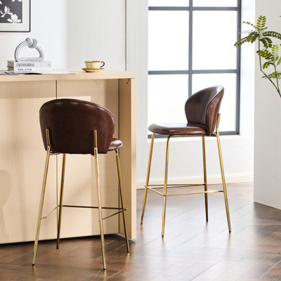 Tabourets de bar en similicuir brun foncé avec pieds en métal doré de 2, structure stable, dossier bas ergonomique, cuir idéal pour la cuisine et la maison, pieds, coussin en mousse confortable, salle à manger adaptée