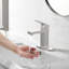 Robinet de salle de bain à fixation sur le comptoir en nickel brossé - 1 poignée, sans tache d'eau, et utilisation à long terme