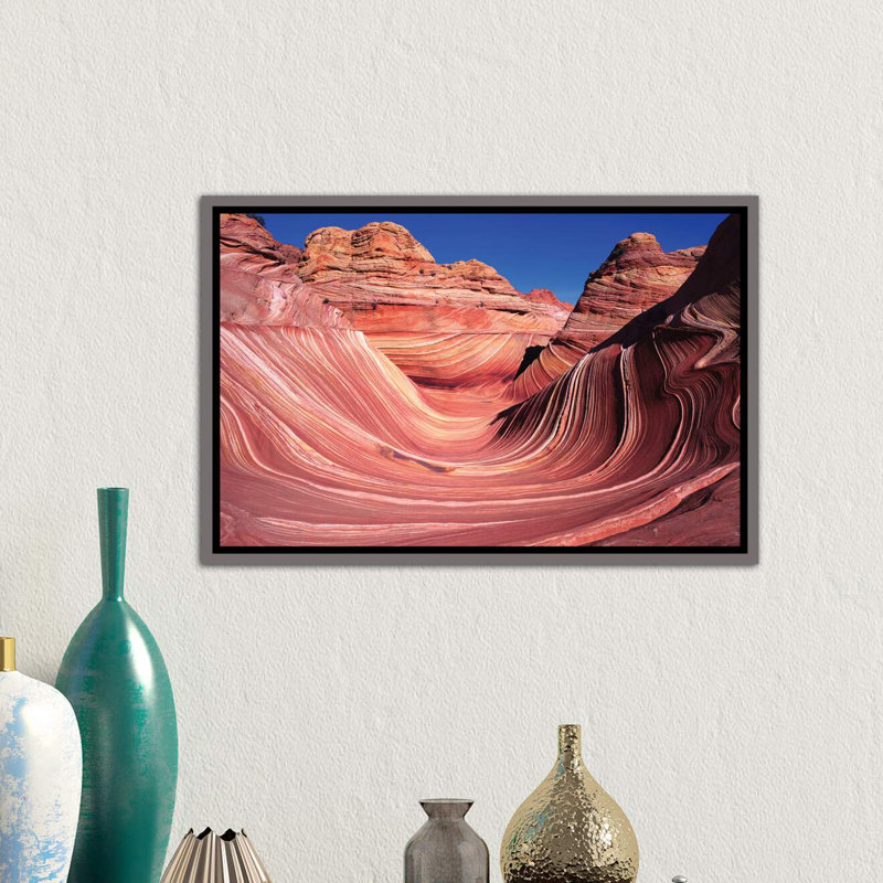 « the wave » par jerry ginsberg-reproduction de photo, H 18 po x l 26 po x P 1,5 po, Toile encadrée de bois rustique foncé