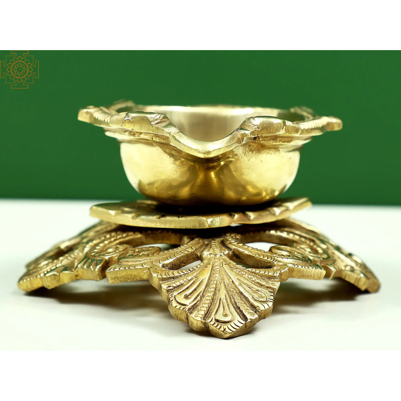 Petite lampe à huile décorative en laiton 4 po Diya - Hoysala