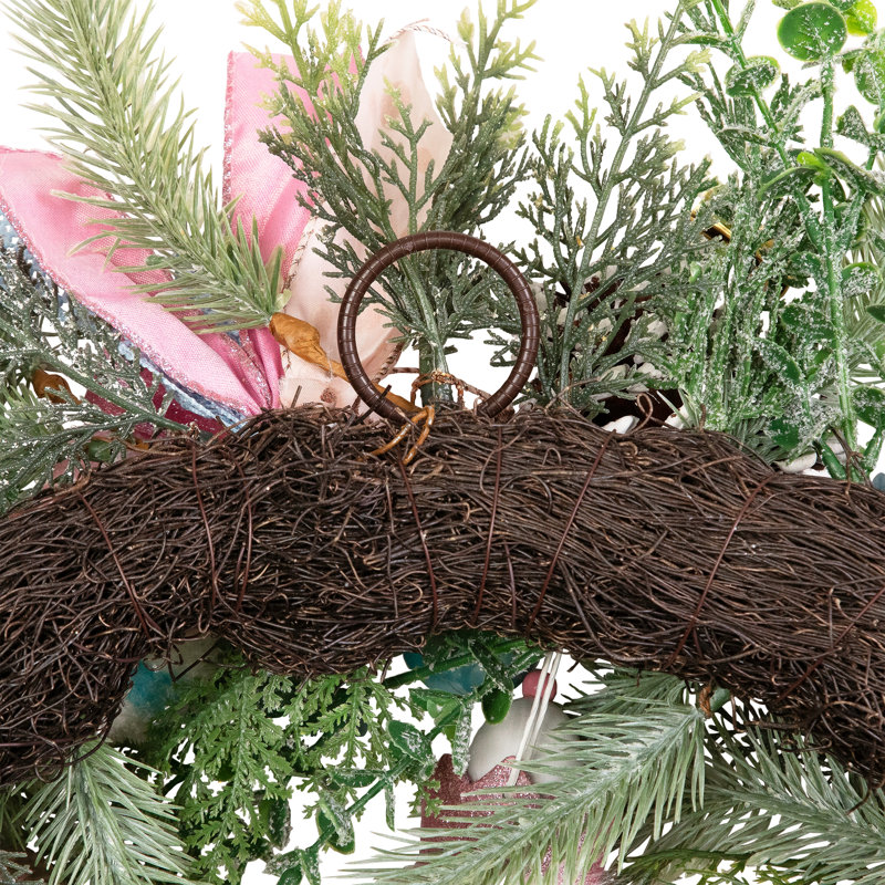 Couronne de Noël artificielle en forme de pin pastel casse-noisette et ornements - 24 po - non éclairé