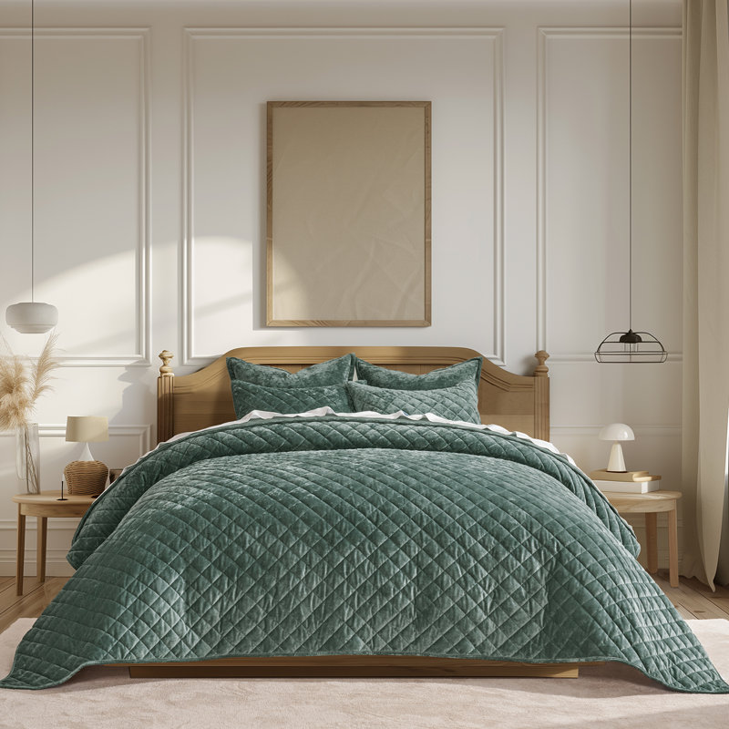 Luxury Diamond Crushed Velvet Quilt Set, Dark Green, Queen Quilt + 2 Queen Shams
