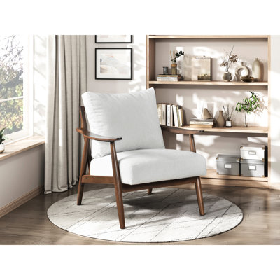 Chaise beige avec structure en bois massif et siège rembourré texturé moderne, bois, profondeur d'assise de 20 po, largeur des accoudoirs de 3,5 po