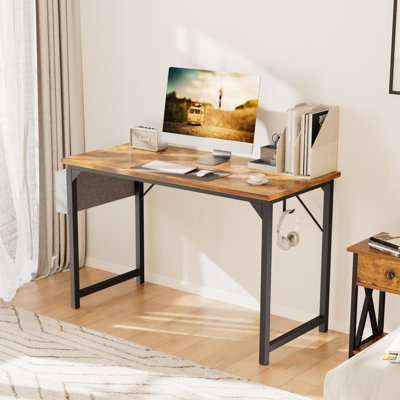Mamoru Desk