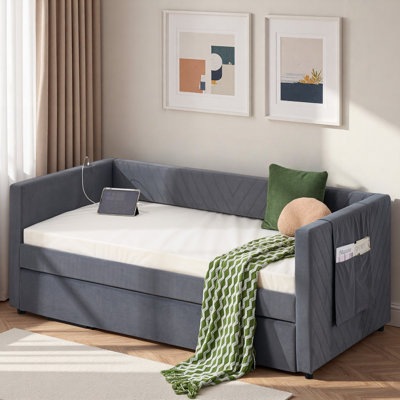 Upholstered Daybed With Trundle, Usb Port And Side Pockets by Latitude Run