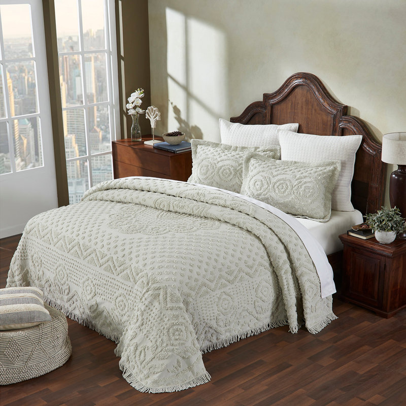 Heirloom Collection Machine Washable 100% Cotton Chenille Coverlet / Bedspread Lush & Comfortable Bedding Medallion Pattern Fit All-Season