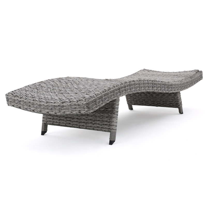 Chaise longue en osier crème