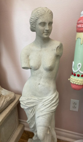 Venus De Milo Statue