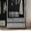 Armoire moderne en bois manufacturé massif