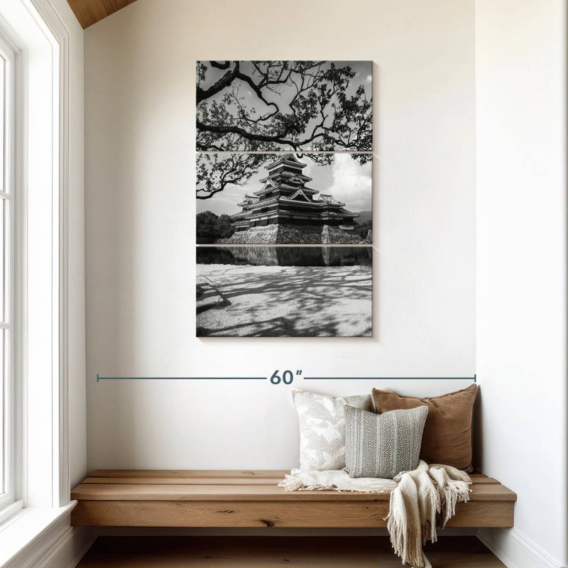 Château Masam Matsumoto, H 45 po x l 28 po