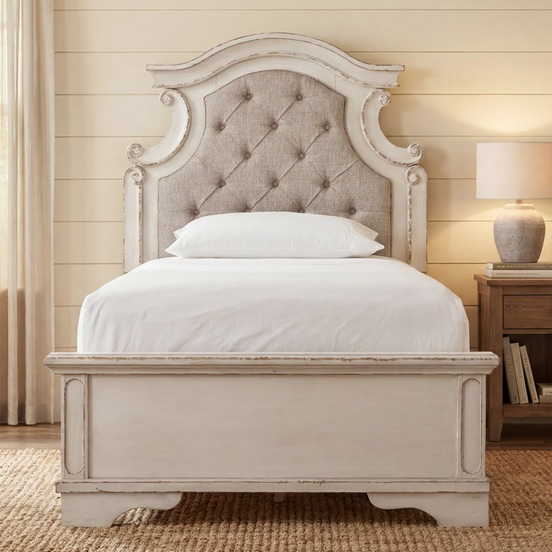 Mohn Upholstered Scalloped Bed, Twin