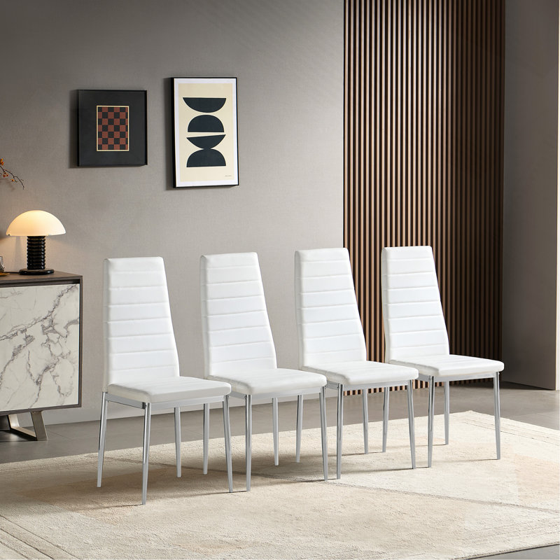 Ensemble de chaises de salle à manger de style moderne pour 4 personnes avec cuir PU confortable et pieds de chaise chromés argentés