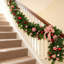 Guirlande de Noël de 6 pi avec boules décoratives, baies, pommes de pin et cannes de bonbon, décor rouge blanc pour manteau de cheminée, escalier, arbre de Noël, décoration de fête