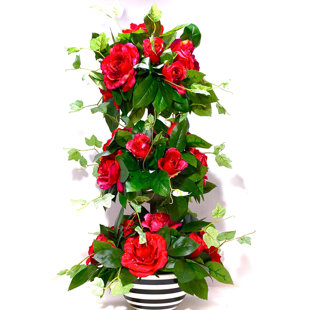 Arrangements floraux hautes roses en pot