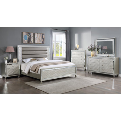 Ensemble de chambre à coucher à panneau 3 panneaux Marvlene Champagne