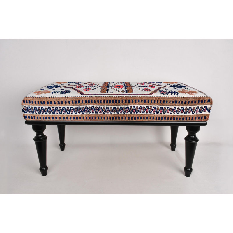 Banc Aztec, Noir, noir, noir, noir