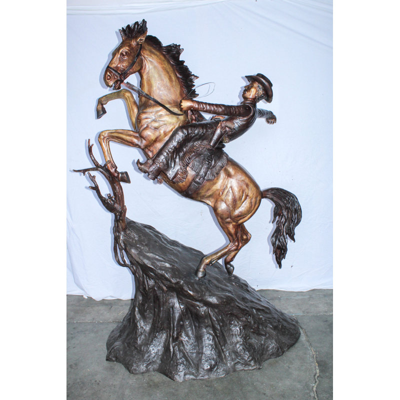 Statue de cowboy sur cheval taille réelle en bronze taille réelle 60 po x 37 po x H 81 po