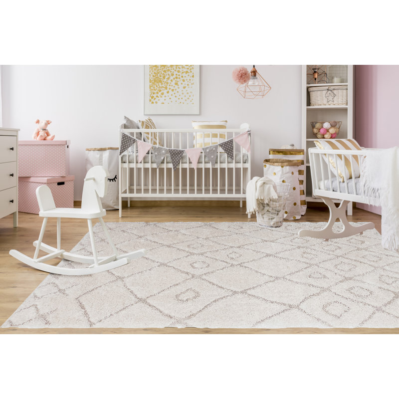 Argueta Geometric Indoor Rug, Rectangle 4'4" x 6'