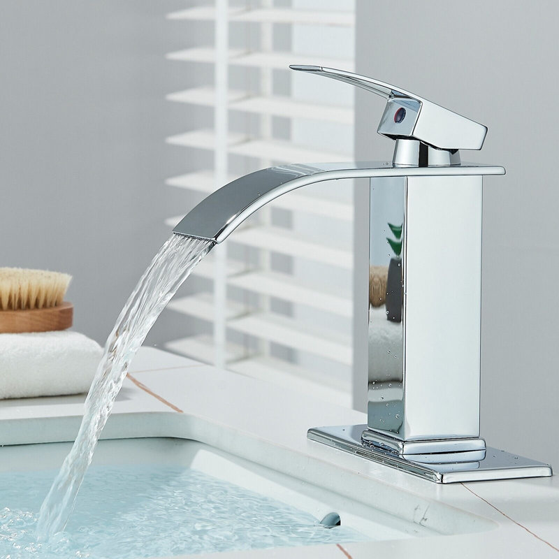 Robinet pour salle de bain à poignée simple, Chrome