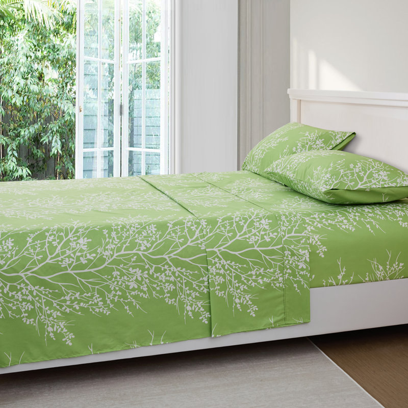 Sage and White Queen Microfiber 4-Piece Sheet Set