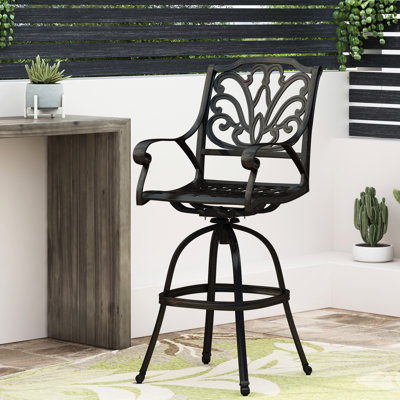 Chaise de bar pivotante en aluminium coulé cuivré avec accoudoirs ornés de volutes de l 21,6 po x P 25,5 po et de H 48,81 po