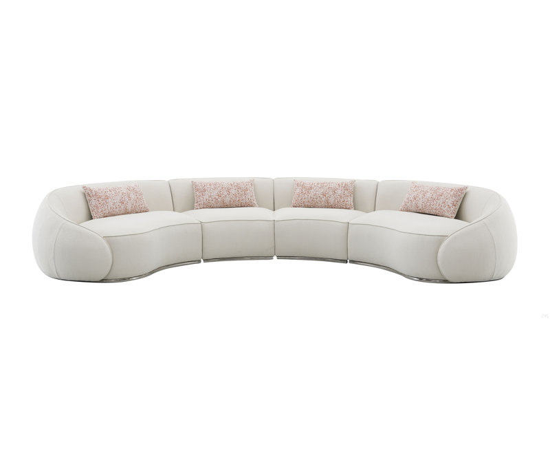Sectional Sofa W/4 Pillows