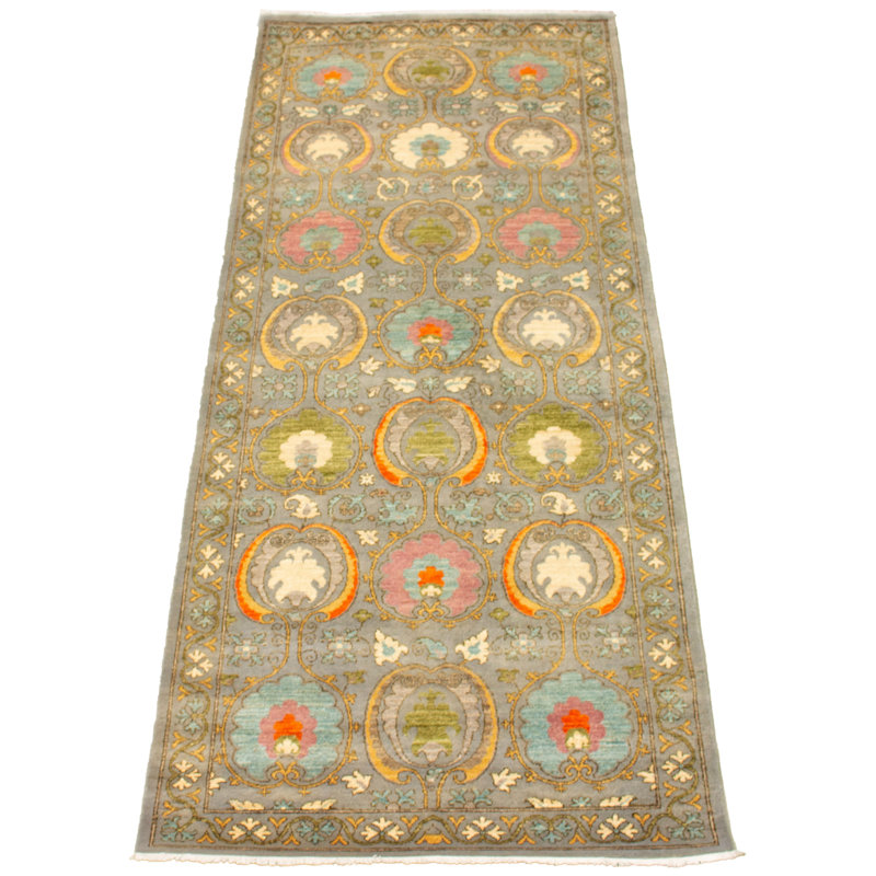 Tapis unique en laine noué à la main gris nouvel âge Lahore Fin 4 pi 1 po x 10 pi Deepthi