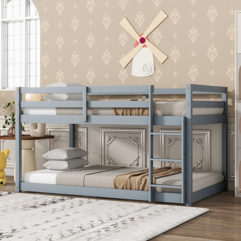 Lit mezzanine simple au-dessus de simple en bois massif avec échelle et lattes renforcées, lit superposé à structure en bois d'hévéa pour enfants