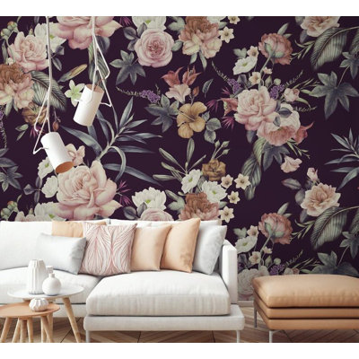 Papier peint amovible foncé avec bouquet de fleurs et feuilles