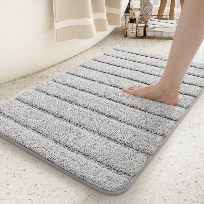 Tapis pour salle de bain Earley, Gris clair, Simple - l 17 po x L 30 po