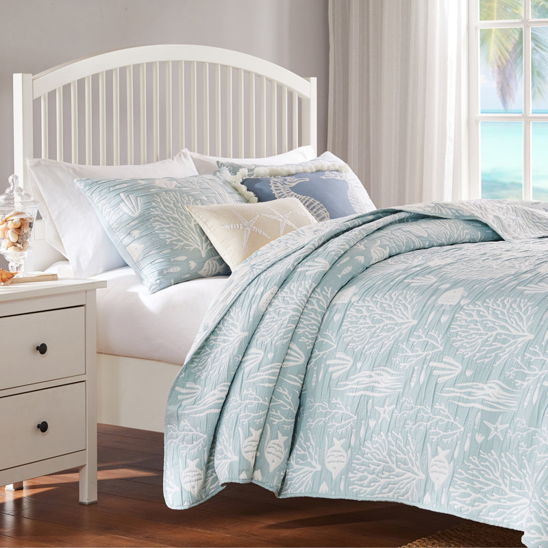 Coastal Paradise Jacquard Coverlet Set, Queen Coverlet + 2 Standard Shams, Marina Seafoam