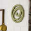 Monogramme mural en bois avec cadre ovale et lettre C, vert-1664524416-1664524417