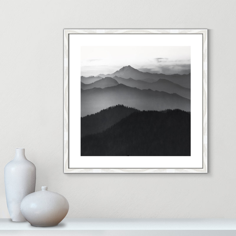 Cascades par Danita Delimont - reproduction de photo encadrée, H 23,5 po x l 23,5 po x P 0,75 po, Cadre blanc