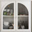 Armoire de rangement Farmhouse avec portes en verre arquées, plateau à niveaux et conception à 2 tiroirs pour une utilisation polyvalente à la maison