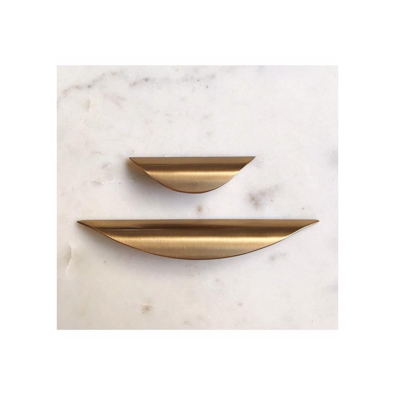 Luna Champagne Bronze Finger Pull, 3 3/4"