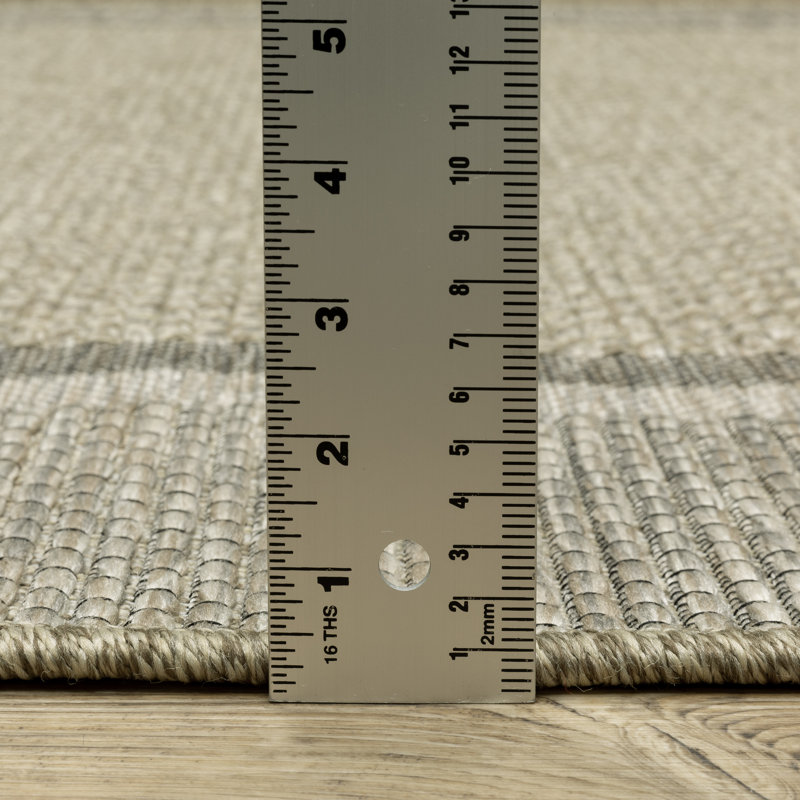 Tapis intérieur / extérieur en polypropylène tissé à la machine en brun clair / gris, Rectangle 3 pi 3 po x 5 pi