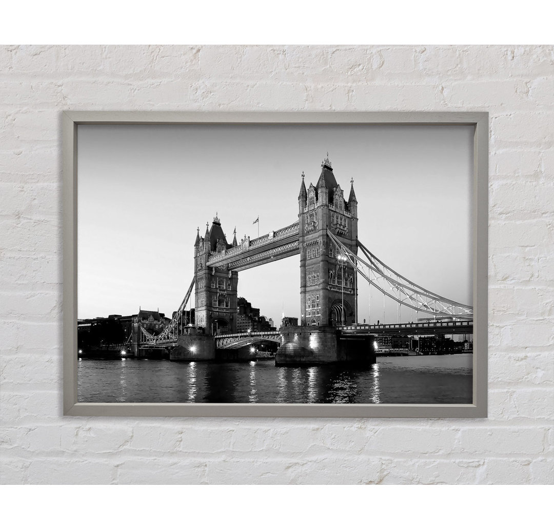 Tower Bridge Evening - Einzelner Bilderrahmen Kunstdrucke auf Leinwand