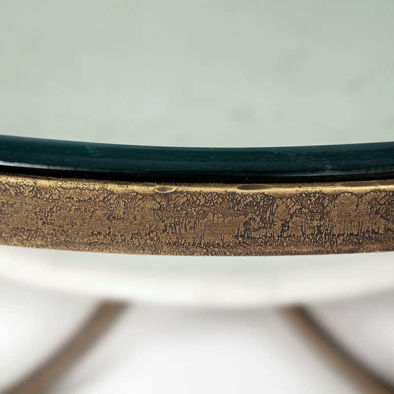 Table basse à 3 pieds avec rangement