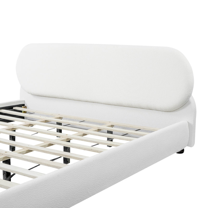 Lit tapissier crème avec pieds en bois d'hévéa crème, Très grand lit