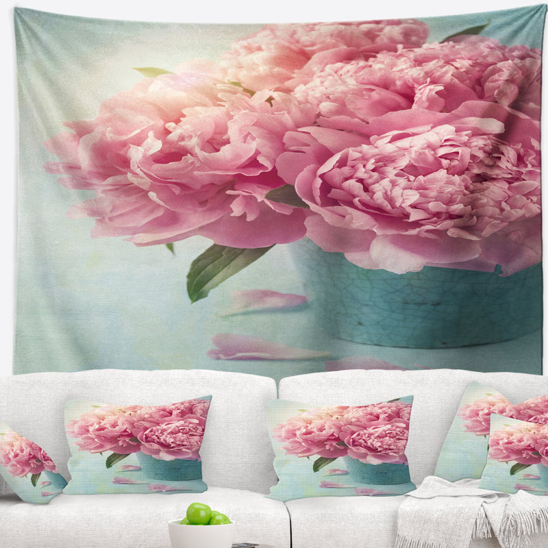 Pivoine floral rose en vase tapisserie, H 32 po x l 39 po
