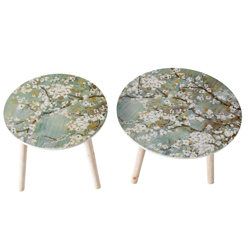 Ensemble de 2 tables d'appoint inspirées par la nature, plateaux peints en blanc et bleu à motifs de fleurs de cerisier, pour salon, chambre ou entrée (2 pièces + élément décoratif).