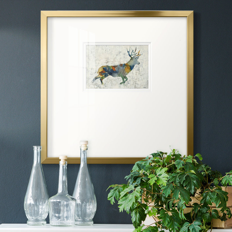 Mafalda Deer Totem, reproduction d'art encadrée, H 21 po x l 21 po x P 1,25 po