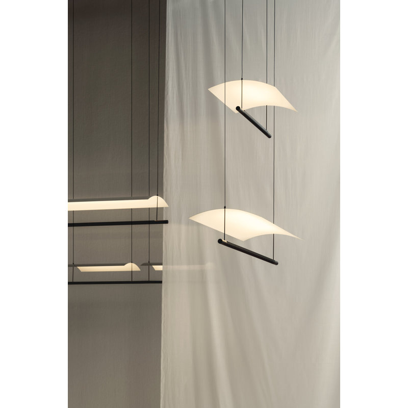 Sistema Lámina 45, White Gray, 31 W, 202.5" H x 69.2" W x 11.8" D