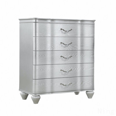 Commode à 5 tiroirs de style traditionnel avec poignées en métal