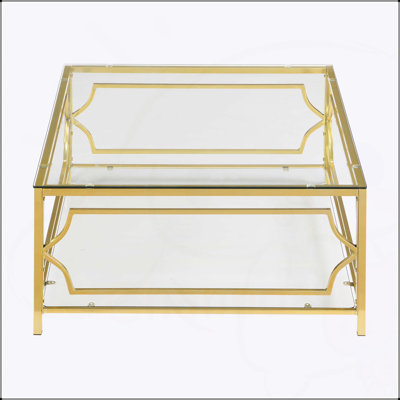 Table basse carrée en verre avec structure en métal géométrique luxueuse, finition dorée et tablette inférieure pour les intérieurs modernes