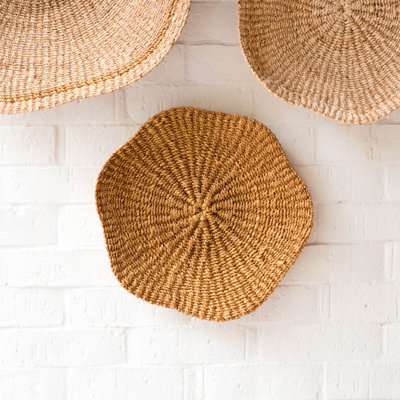 Medium Scallop Wall Basket