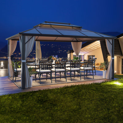13 pi. L 10 pi. Pavillon en D