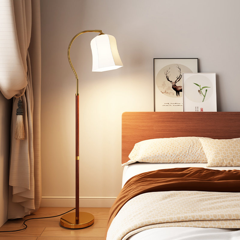 Lampe sur pied vintage en tissu et en bois massif de style chinois